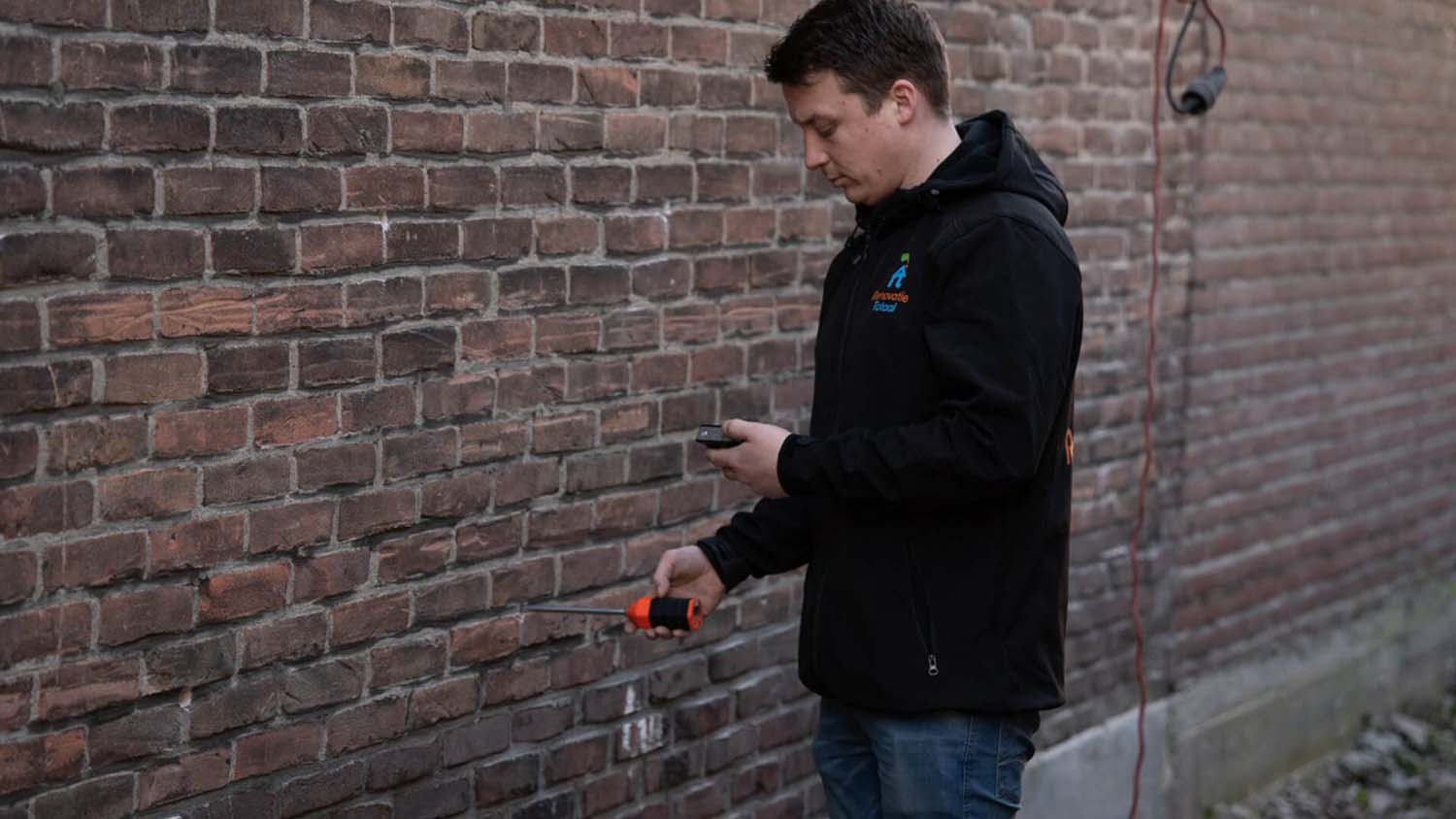 Vocht in muur meten